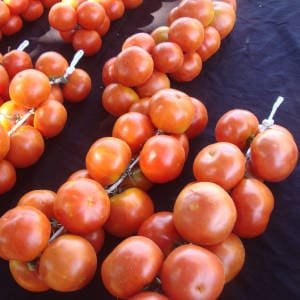 tomates-atados-colgar.jpg